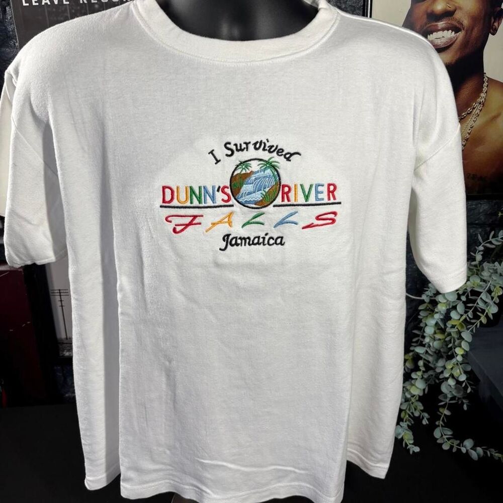 Vintage Jamaica Dunn’s River Falls Embroidered Souvenir T-Shirt - Boxy L